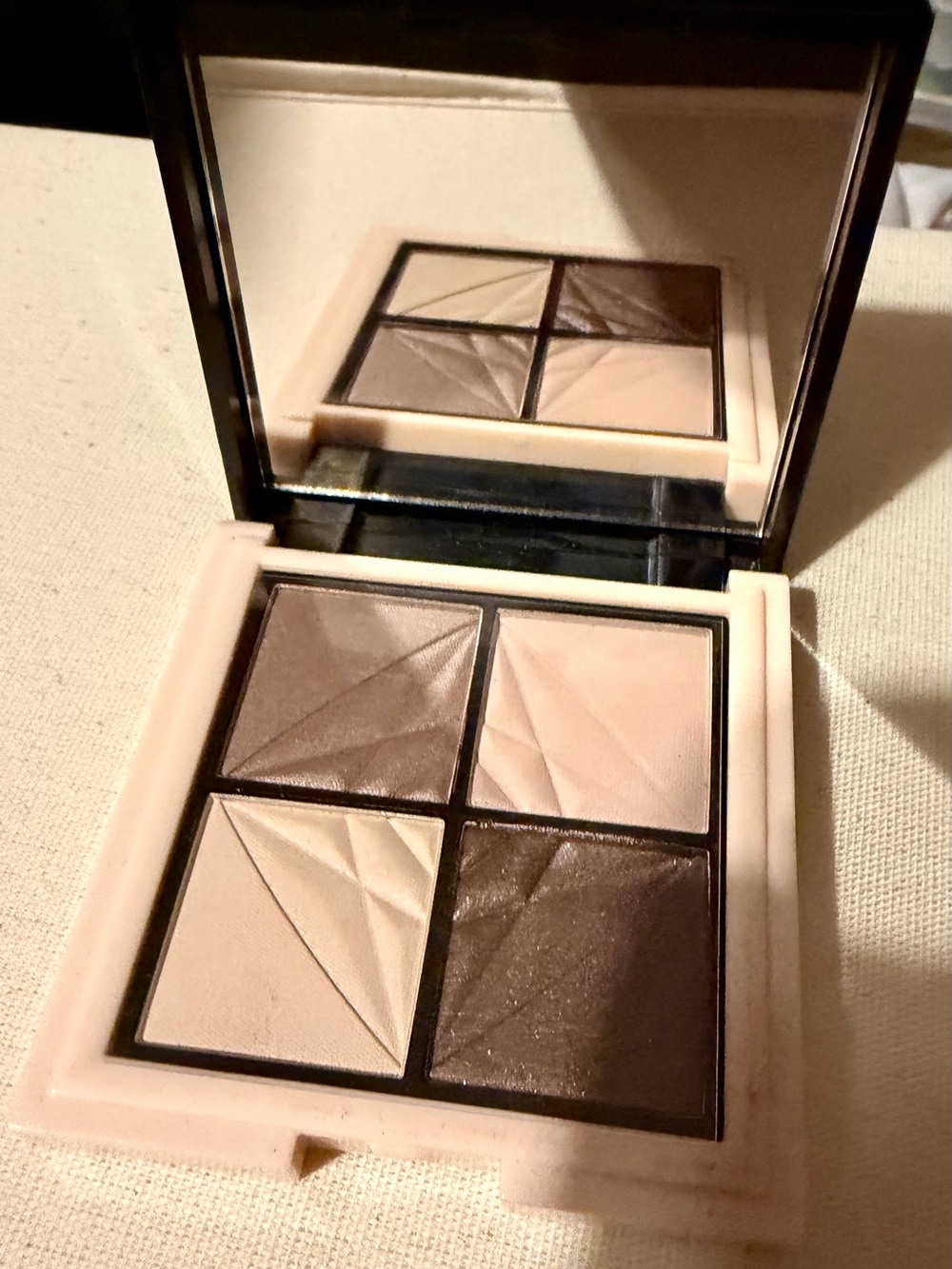 New Lash Star Beauty Modern Nudes Eyeshadow Palette